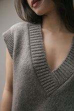 Load image into Gallery viewer, Revy Sweater Vest