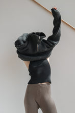 Load image into Gallery viewer, Onyx Esra Half Zip