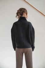 Load image into Gallery viewer, Onyx Esra Half Zip